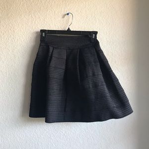 Super cute black skirt!!